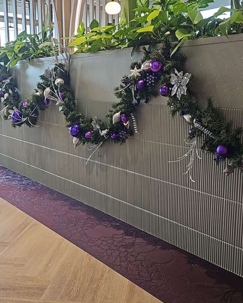 Garlands & Wreaths