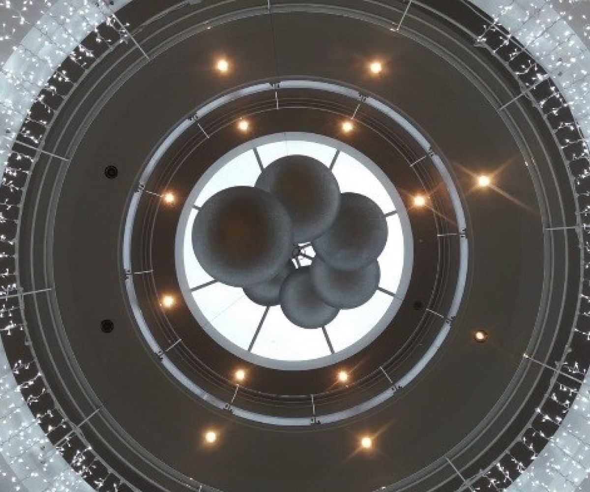 Ceiling lighting installation