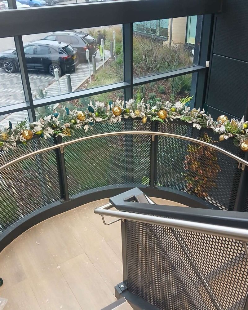 Garlands & Wreaths