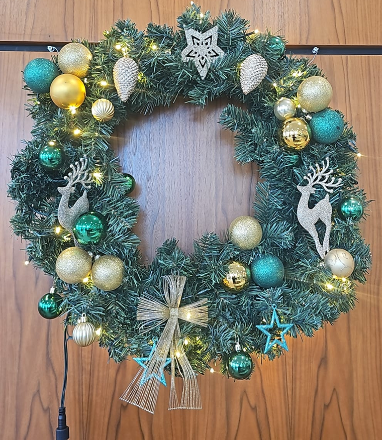 Garlands & Wreaths