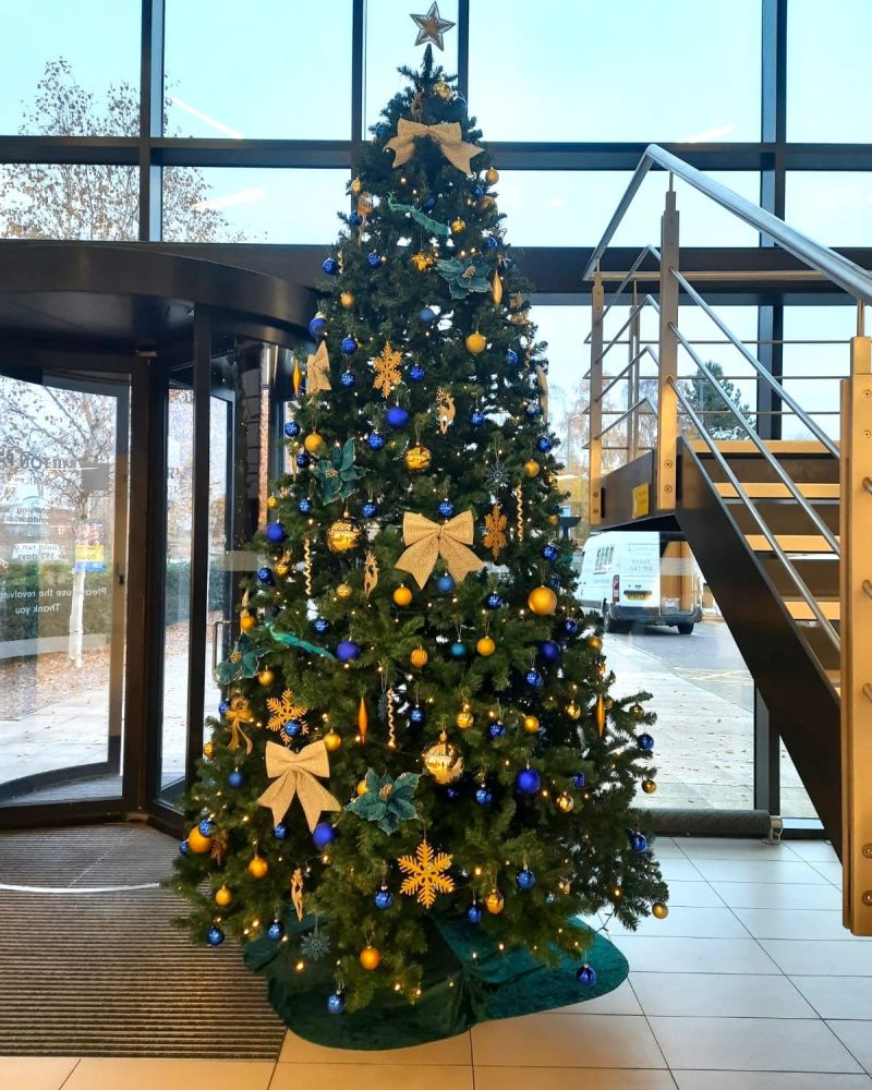 Indoor artificial tree 